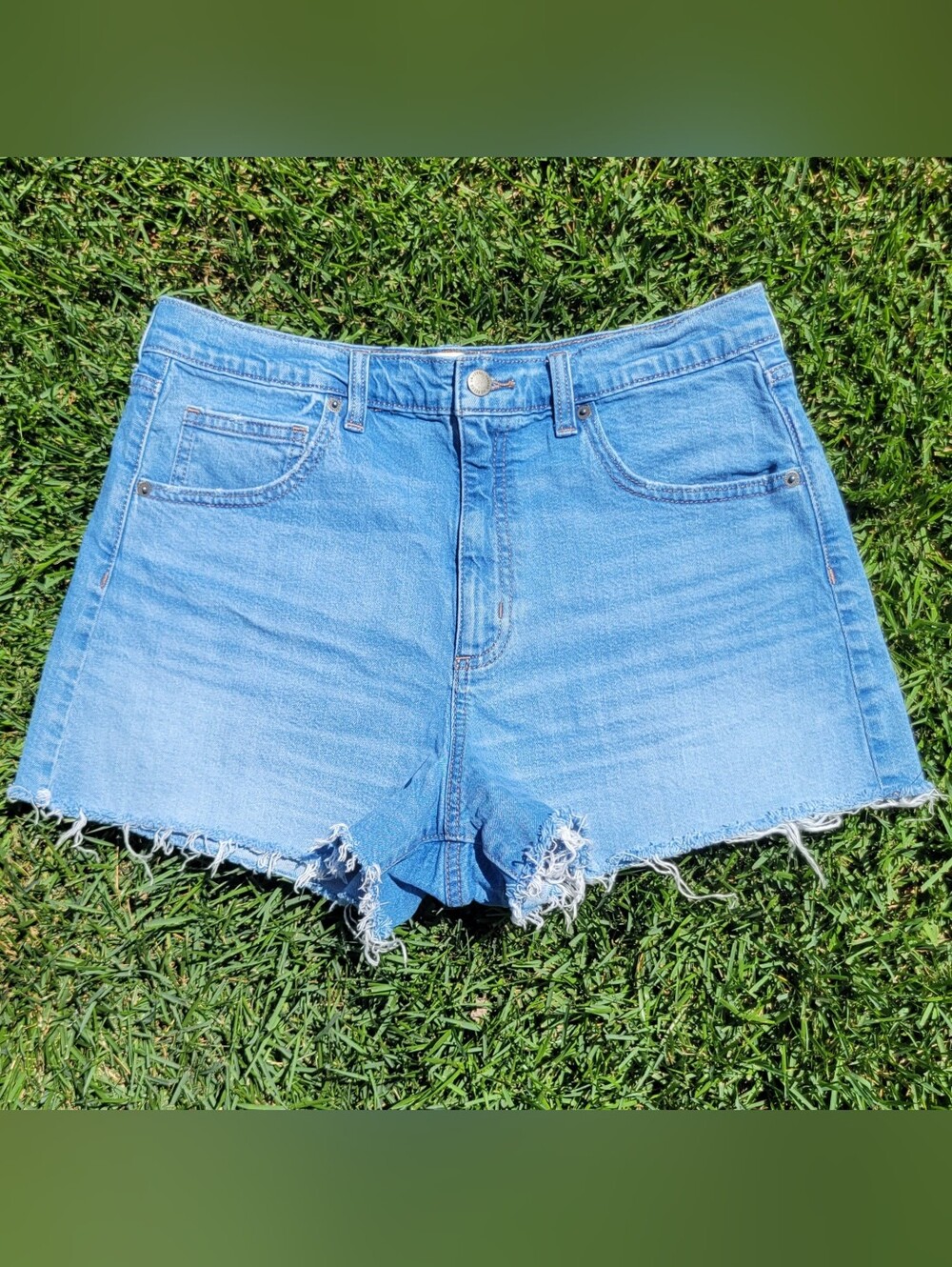Universal Thread 90's Cut Off Denim Jean Shorts Womens Size 12 (33W)
